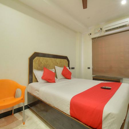 Oyo 15948 Hotel Srees Tiruchirappalli Exteriör bild