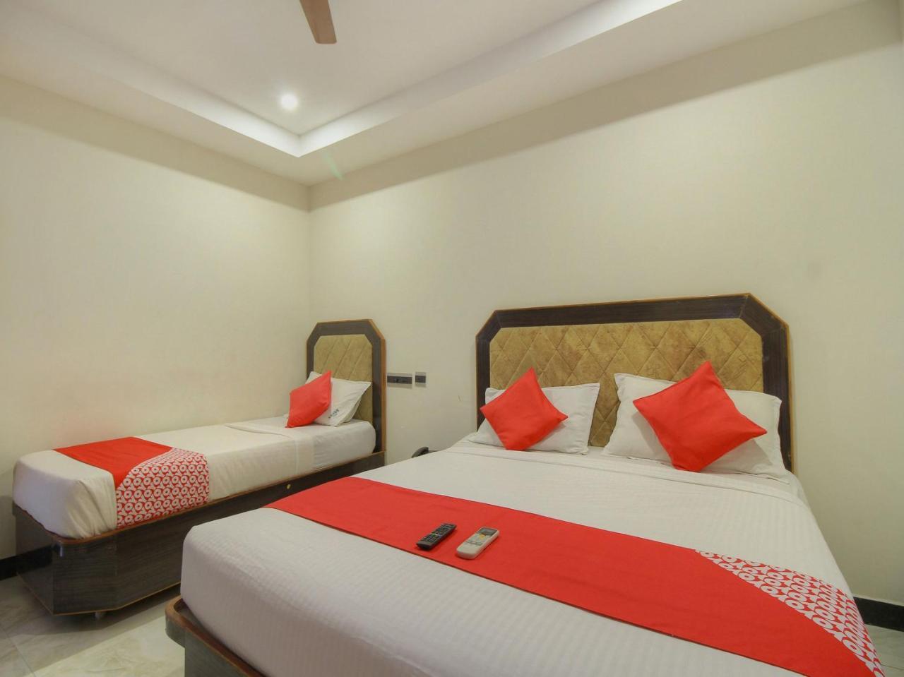 Oyo 15948 Hotel Srees Tiruchirappalli Exteriör bild