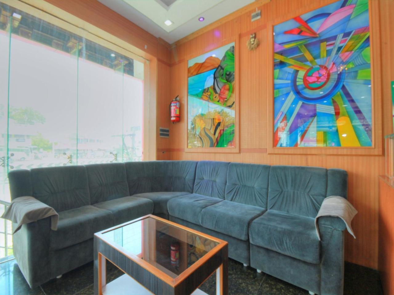 Oyo 15948 Hotel Srees Tiruchirappalli Exteriör bild