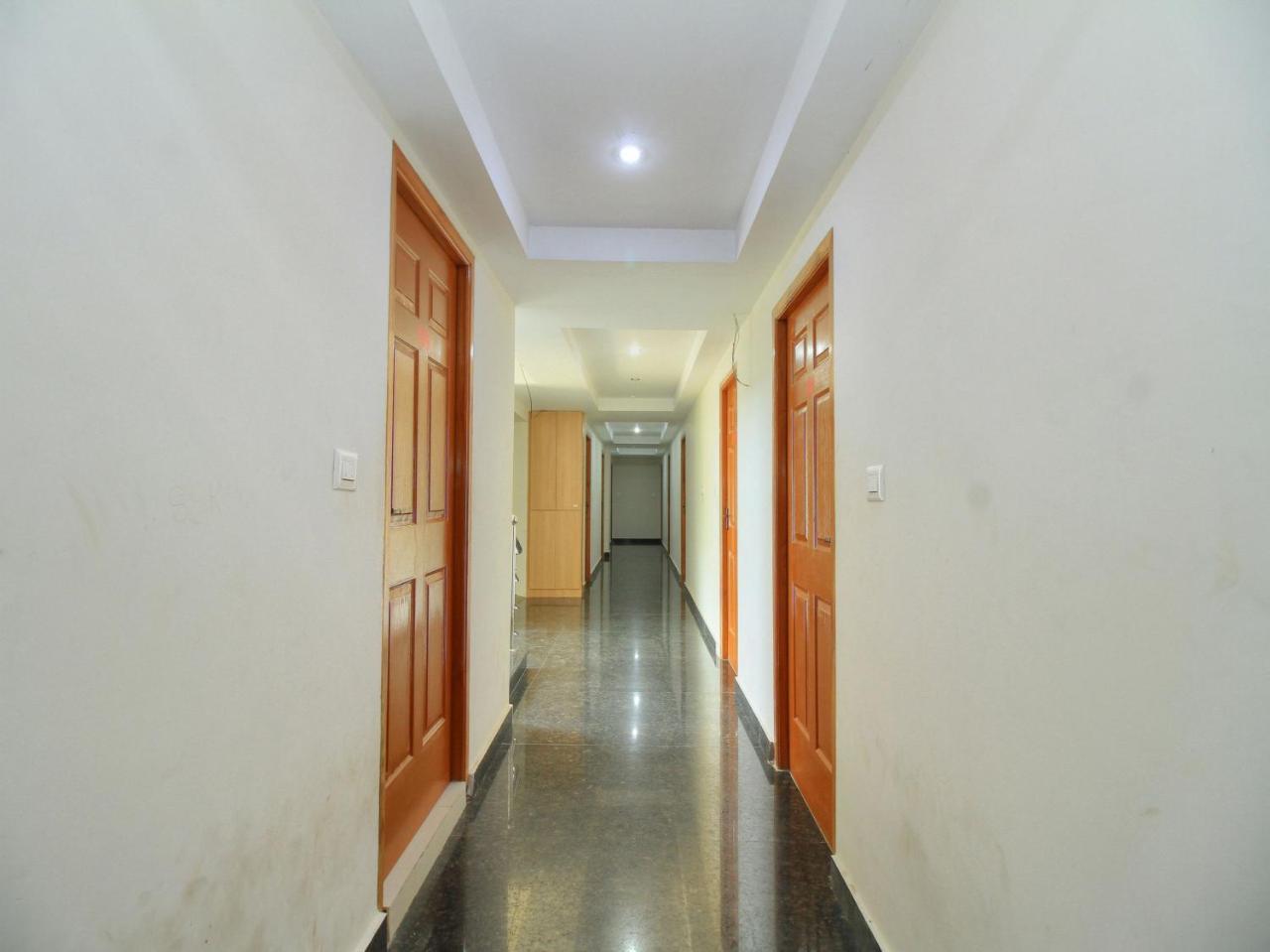 Oyo 15948 Hotel Srees Tiruchirappalli Exteriör bild