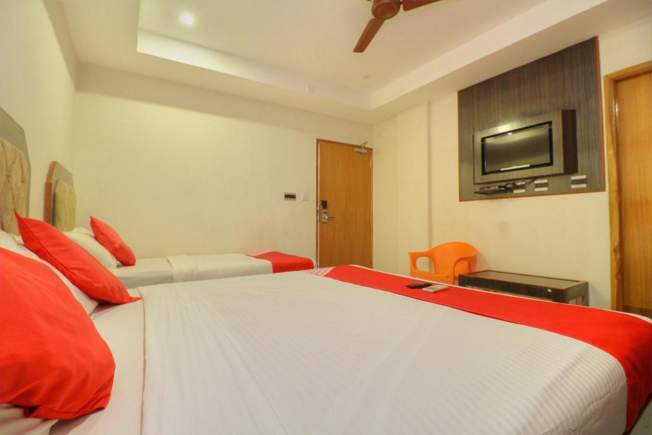 Oyo 15948 Hotel Srees Tiruchirappalli Exteriör bild